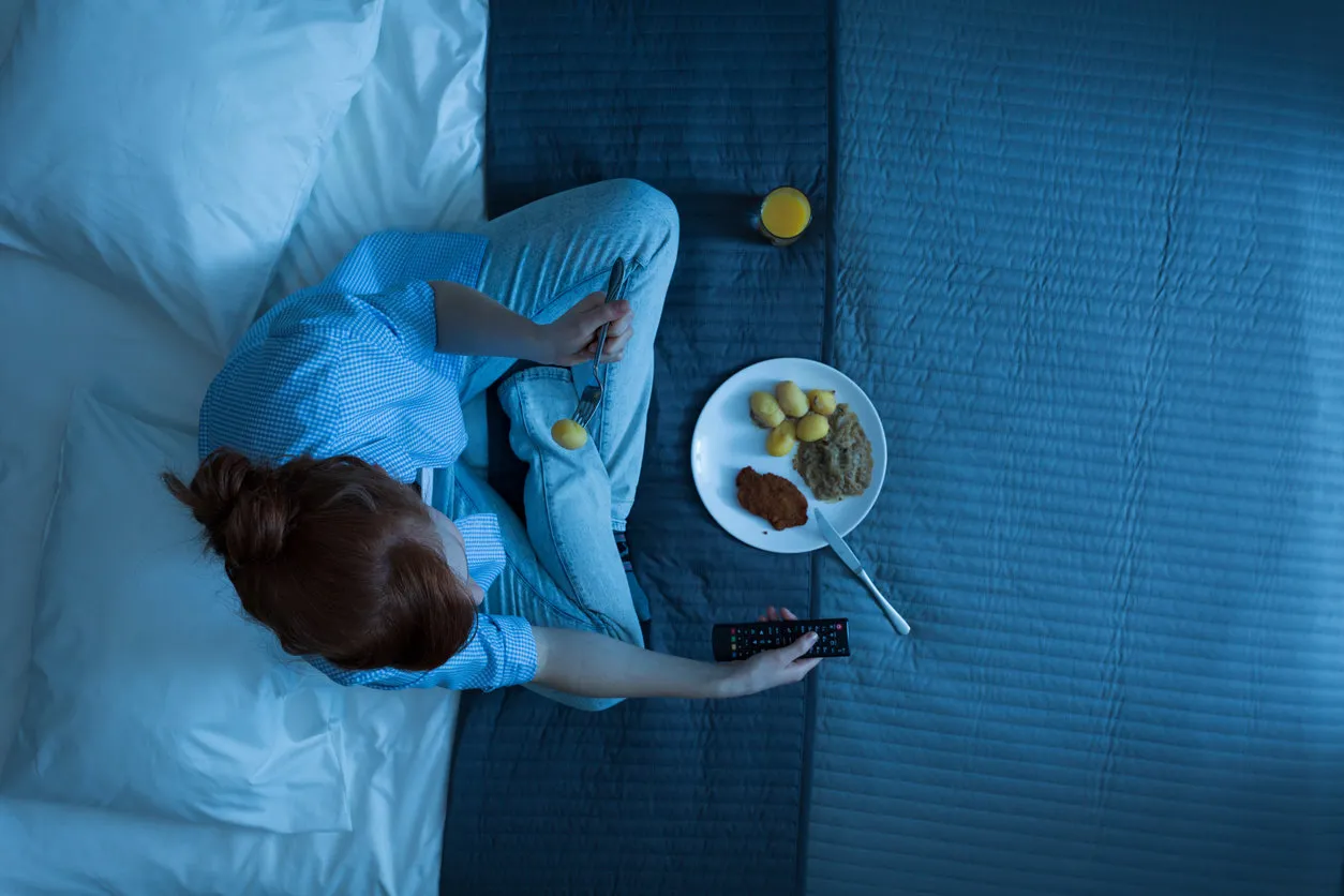 L'hyperphagie nocturne est un trouble alimentaire le plus souvent lié aux émotions et aux mauvaises habitudes.