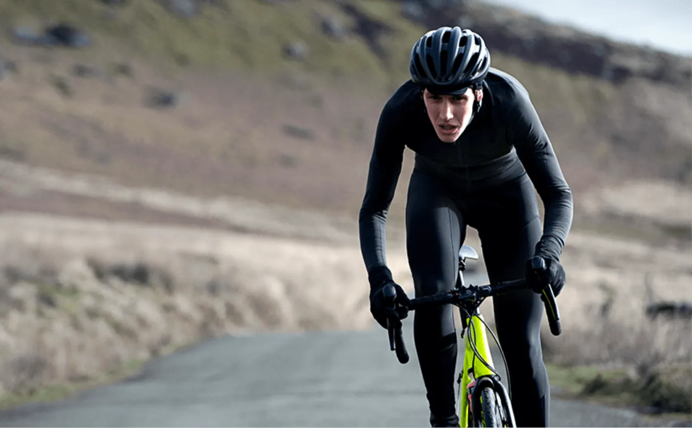 Le cyclisme est l'une des disciplines où travailler sa résistance est fondamentale.